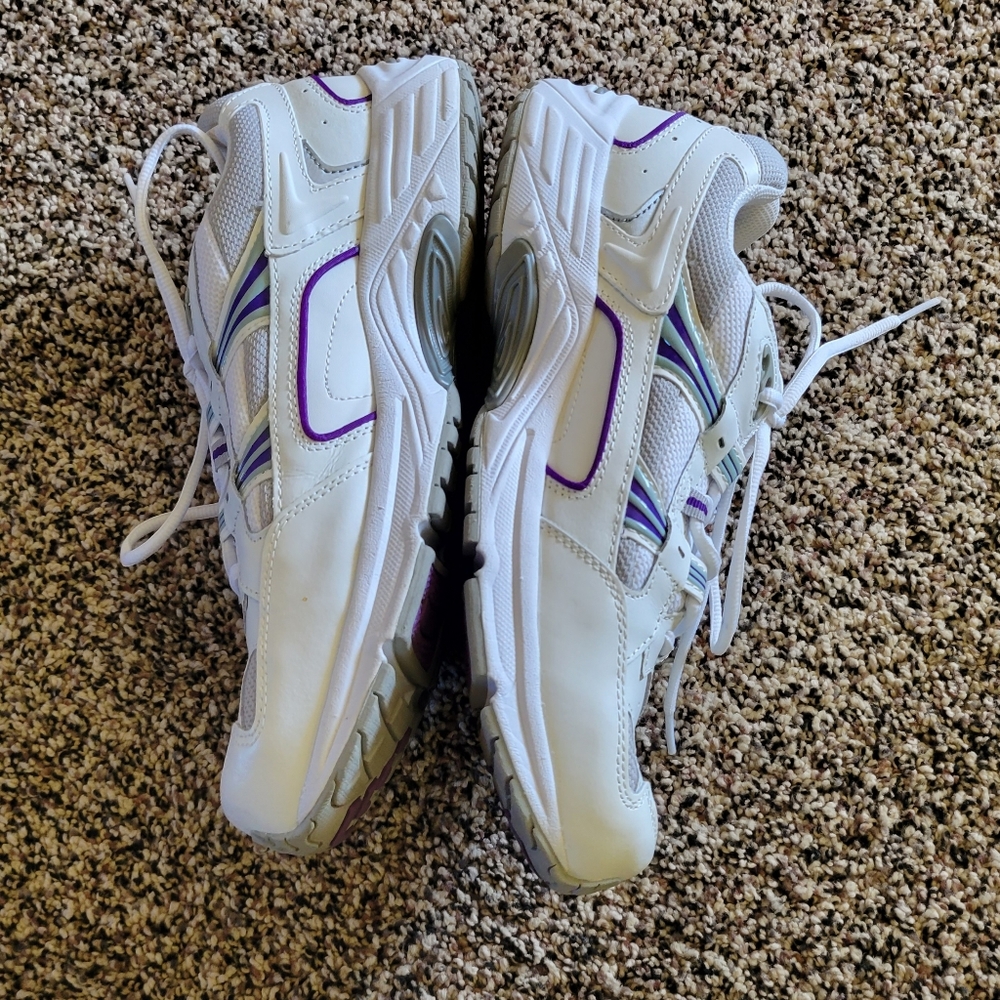 Vionic Athletic Shoes - image 6